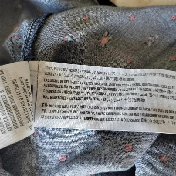 Hollister Lace Up Viscose Top Cap Shirt Tee Navy Blue Floral 3/4 Sleeve XS - Picture 7 of 10